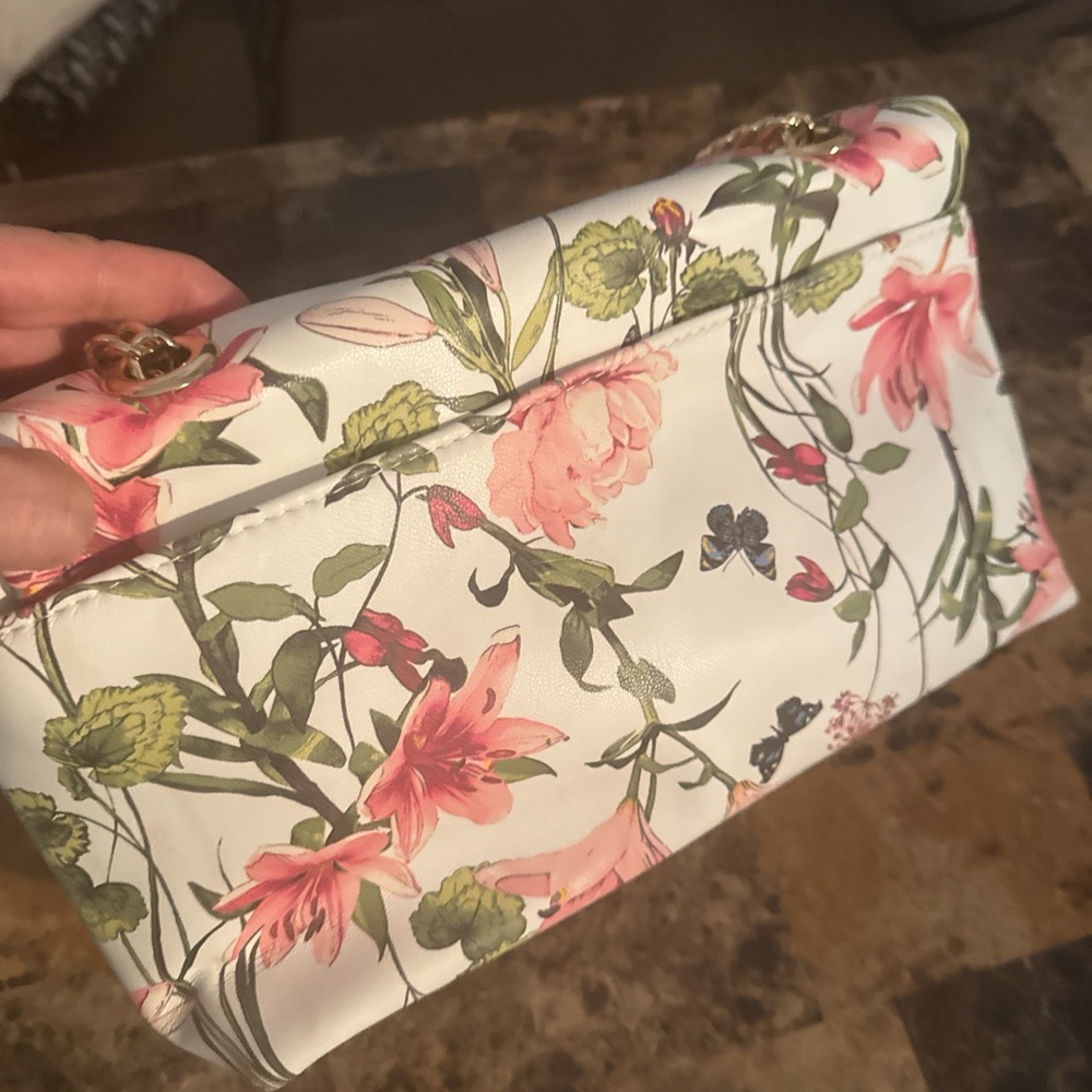 N.C Floral Crossbody Bag 🌸🌸🌸 - Picture 8 of 12
